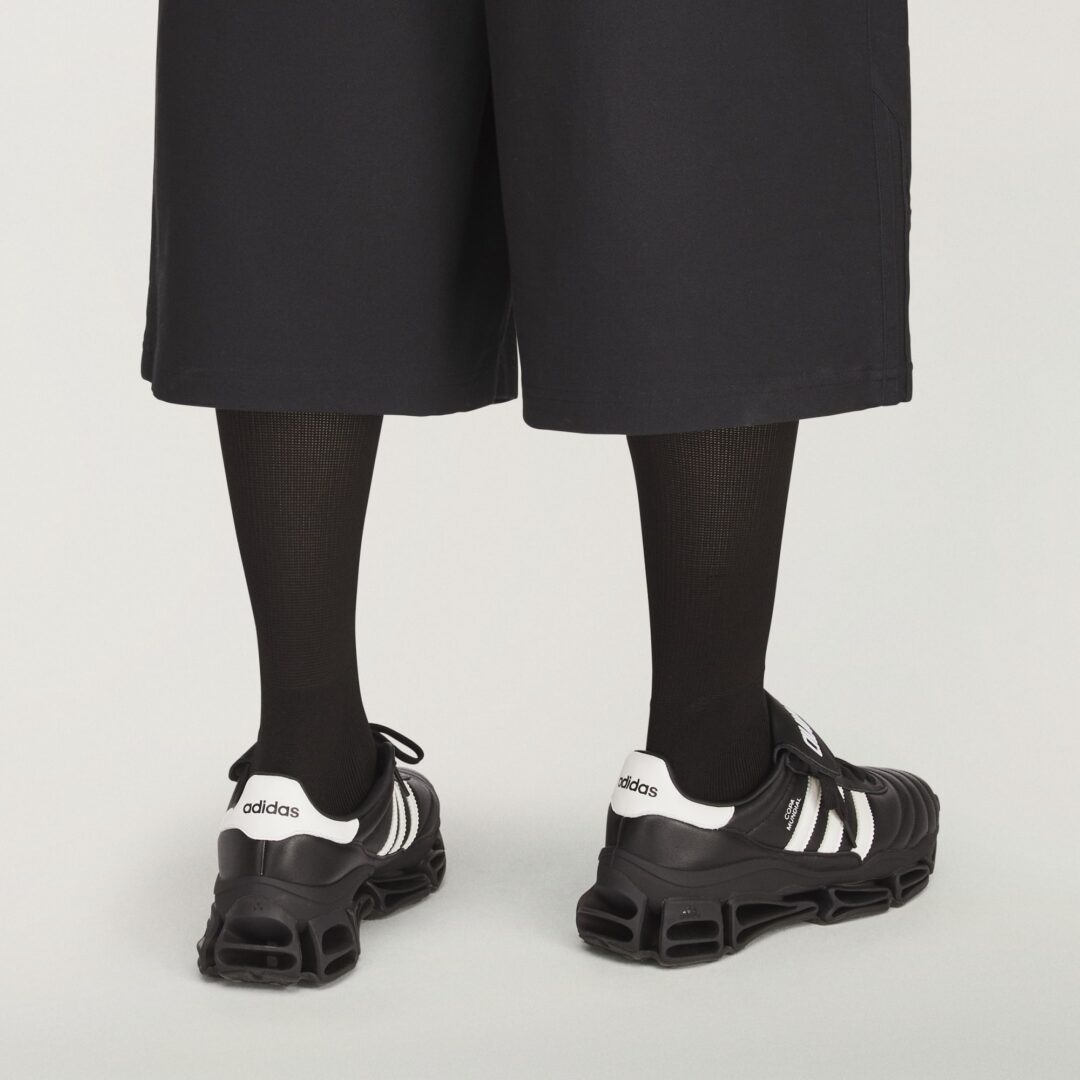 【2026年 発売】Willy Chavarria × adidas Originals 2026 SS MEGARIDE “Black/White” (ウィリーチャバリア アディダス オリジナルス メガライド “ブラック/ホワイト”) [KZ8743]