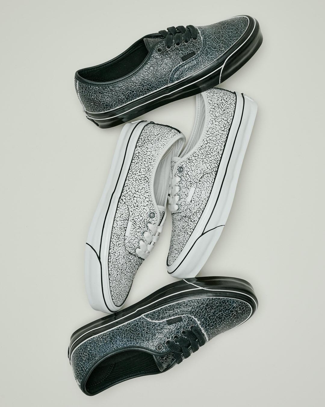 【2026年 6/1 発売】VANS PREMIUM AUTHENTIC 44 “OVERPAINT” (バンズ プレミアム オーセンティック) [VN000D9NBKA/VN000D9NJVY]