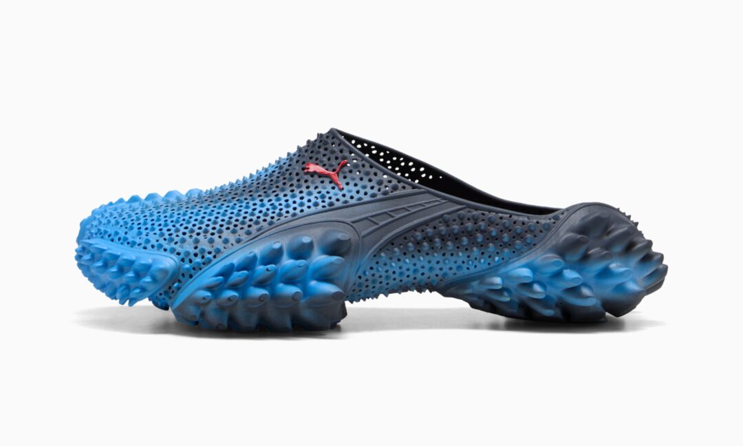 【2026年 5/21 発売】PUMA × A$AP ROCKY MOSTRO MULE “Black/Blue Glimmer” (プーマ エイサップ・ロッキー モストロ ミュール) [408909-03/408909-04]