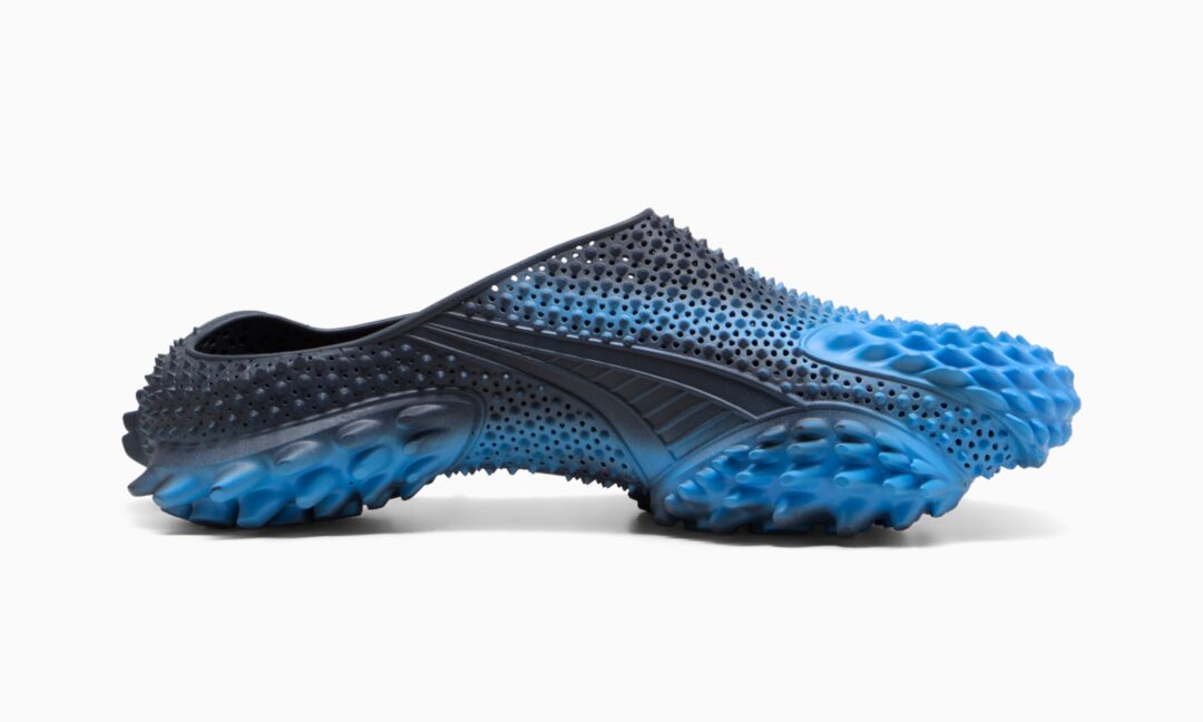 【2026年 5/21 発売】PUMA × A$AP ROCKY MOSTRO MULE “Black/Blue Glimmer” (プーマ エイサップ・ロッキー モストロ ミュール) [408909-03/408909-04]