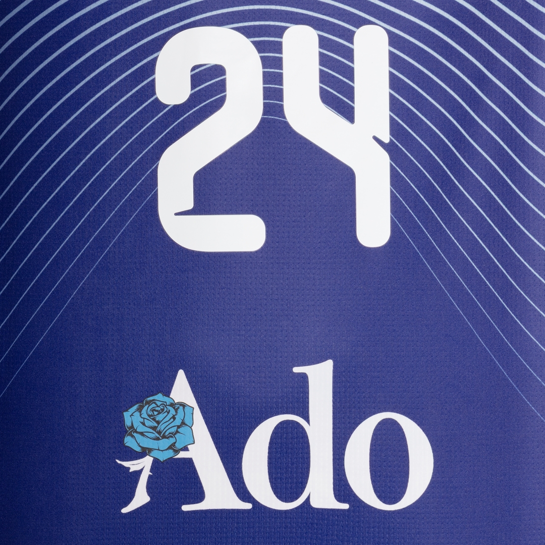 歌い手「Ado」× アディダス サッカー日本代表 2026 ホーム レプリカ ユニフォームが2026年 6/8 10:00 発売 (アド adidas Japan National Football Team 2026 Home Replica Jersey) [KN0769]