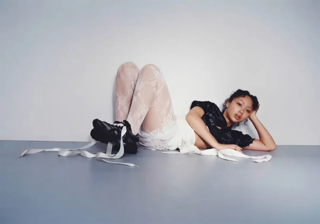 【2026年 6/12 発売】Griff × ASICS GEL-CUMULUS 16 “Griff Black” (グリフ アシックス ゲルキュムラス) [1203B038.001]