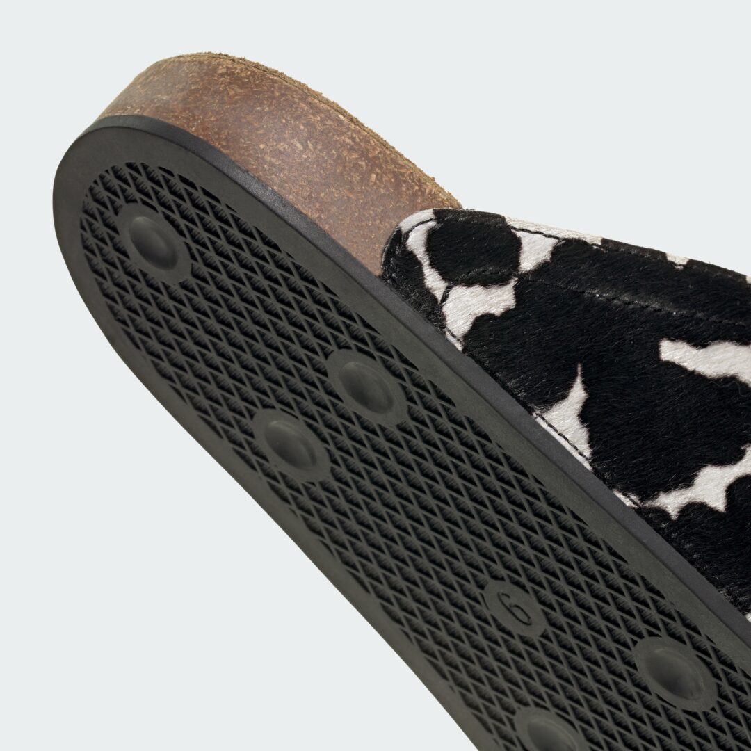 【2026年 発売】adidas Originals ADIMULE SLIDE “Cow Print/Black” (アディダス オリジナルス アディミュール スライド “カウプリント/ブラック”) [KI0407]