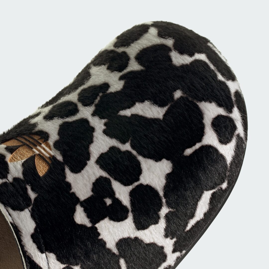 【2026年 発売】adidas Originals ADIMULE SLIDE “Cow Print/Black” (アディダス オリジナルス アディミュール スライド “カウプリント/ブラック”) [KI0407]