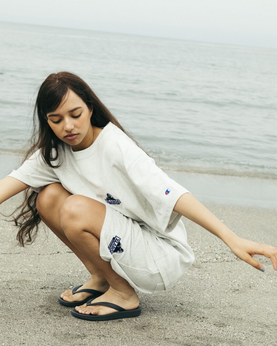 XLARGE × Champion 2026 SS “S/S TEE & SHORT PANTS”が5/15 発売 ​(エクストララージ チャンピオン)