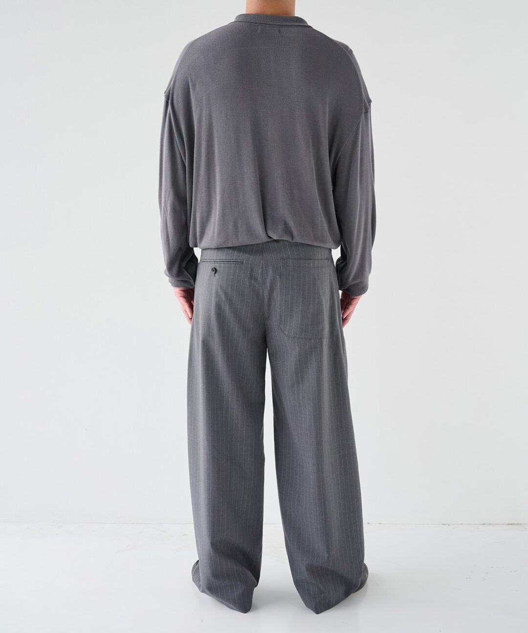 STUDIOUS ORIGINAL 2026 SS “2Tuck Curve Slacks”が発売 (ステュディオス オリジナル)