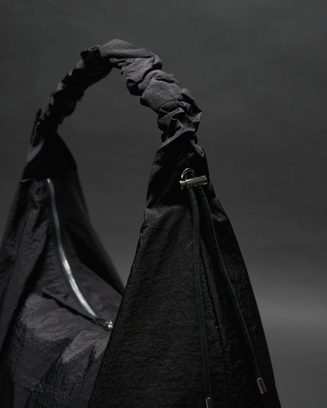 STUDIOUS ORIGINAL “3WAY ROUND SHOULDER BAG”がweb限定で再入荷 (ステュディオス オリジナル)