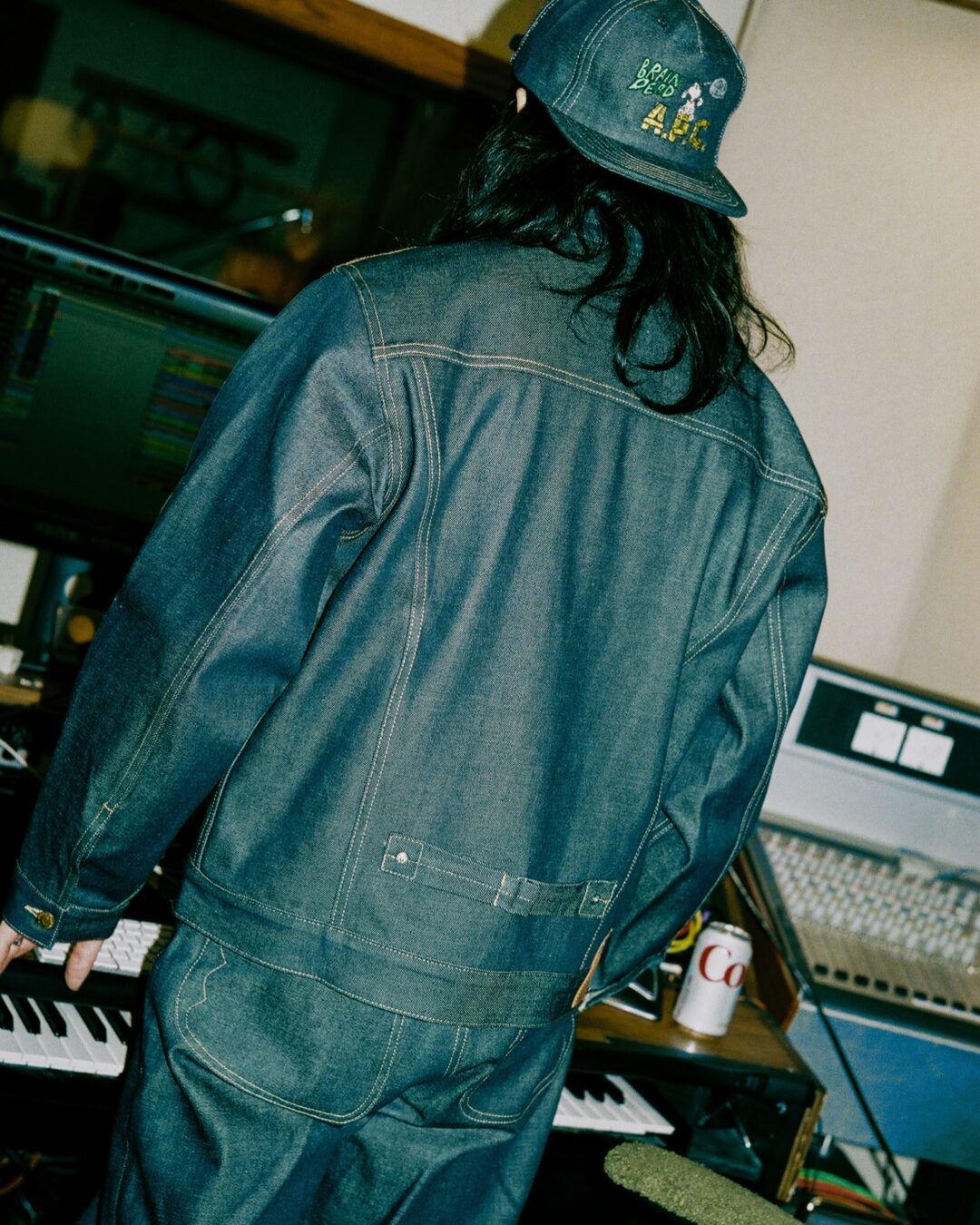 A.P.C. × Brain Dead コラボ「INTERACTION #29」が2026年 5/8 発売 (アーペーセー ブレインデッド)