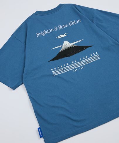 三笘薫所属「ブライトン」× フリークスストア 初コラボアイテムが5/22 12:00 発売 (Brighton & Hove Albion FC FREAK’S STORE)