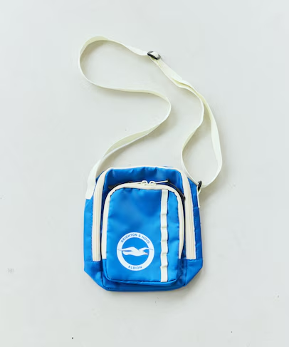 三笘薫所属「ブライトン」× フリークスストア 初コラボアイテムが5/22 12:00 発売 (Brighton & Hove Albion FC FREAK’S STORE)