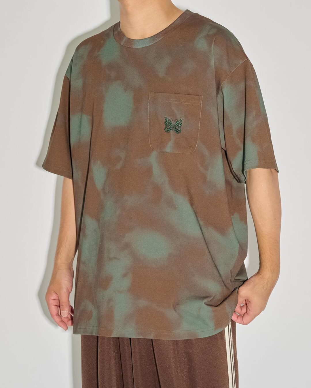 NEEDLES × STUDIOUS 2026 SS 別注 “Tie Dye S/S Tee”が再入荷 (ニードルズ ステュディオス)