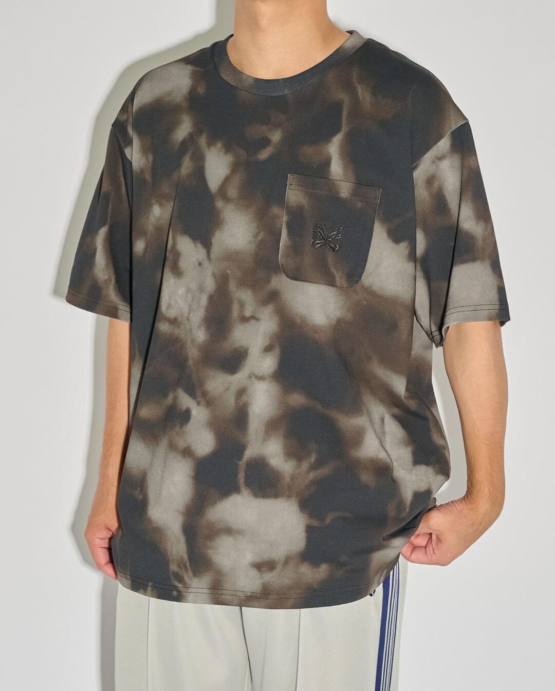 NEEDLES × STUDIOUS 2026 SS 別注 “Tie Dye S/S Tee”が再入荷 (ニードルズ ステュディオス)