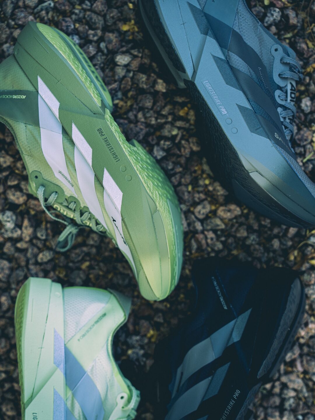 【2026年 5/25 発売】SATISFY × adidas ADIZERO ADIOS PRO 4 (アディダス サティスファイ アディゼロ アディオス プロ) [KH8439/KH8441/KH8442]