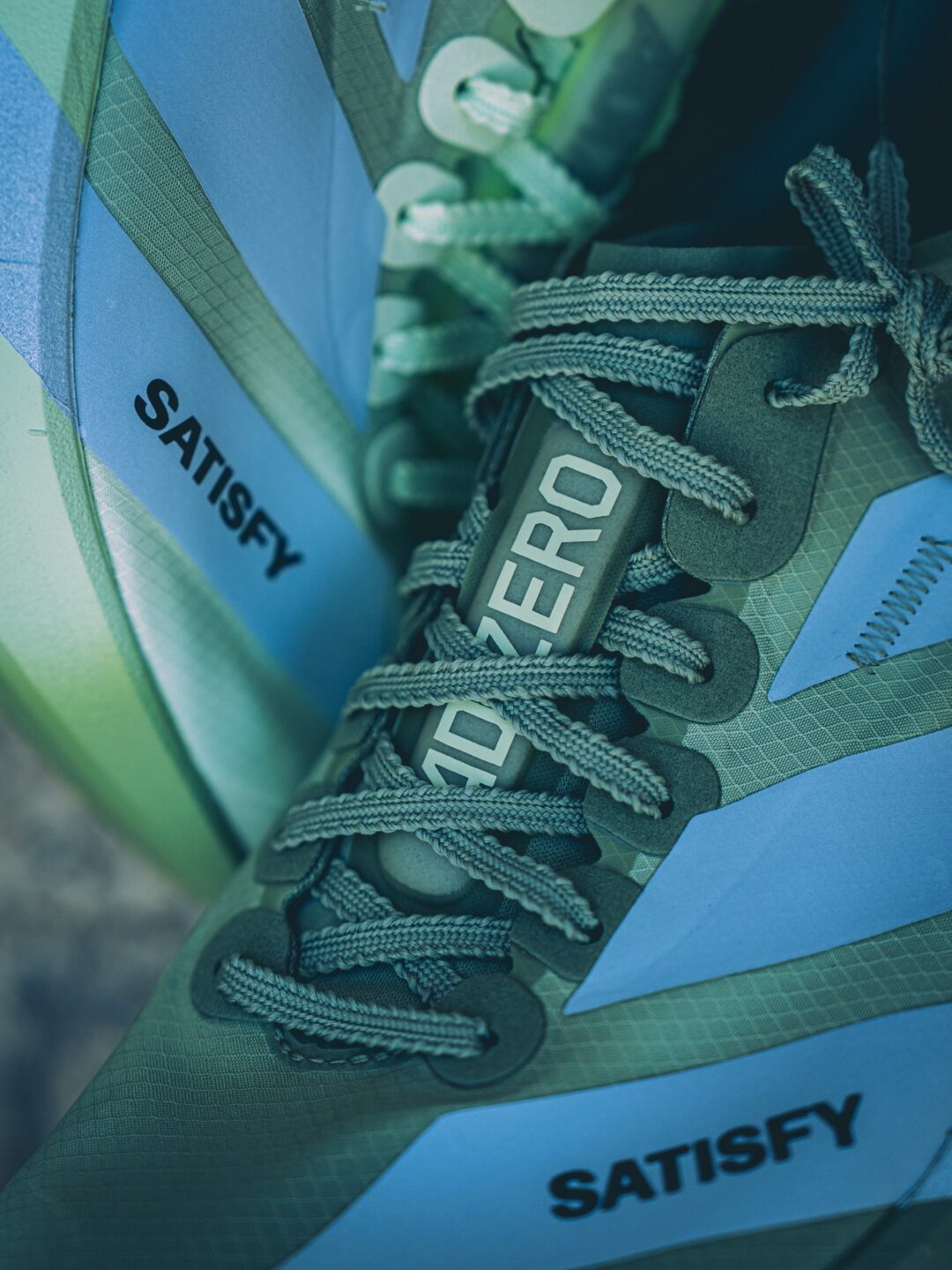 【2026年 5/25 発売】SATISFY × adidas ADIZERO ADIOS PRO 4 (アディダス サティスファイ アディゼロ アディオス プロ) [KH8439/KH8441/KH8442]