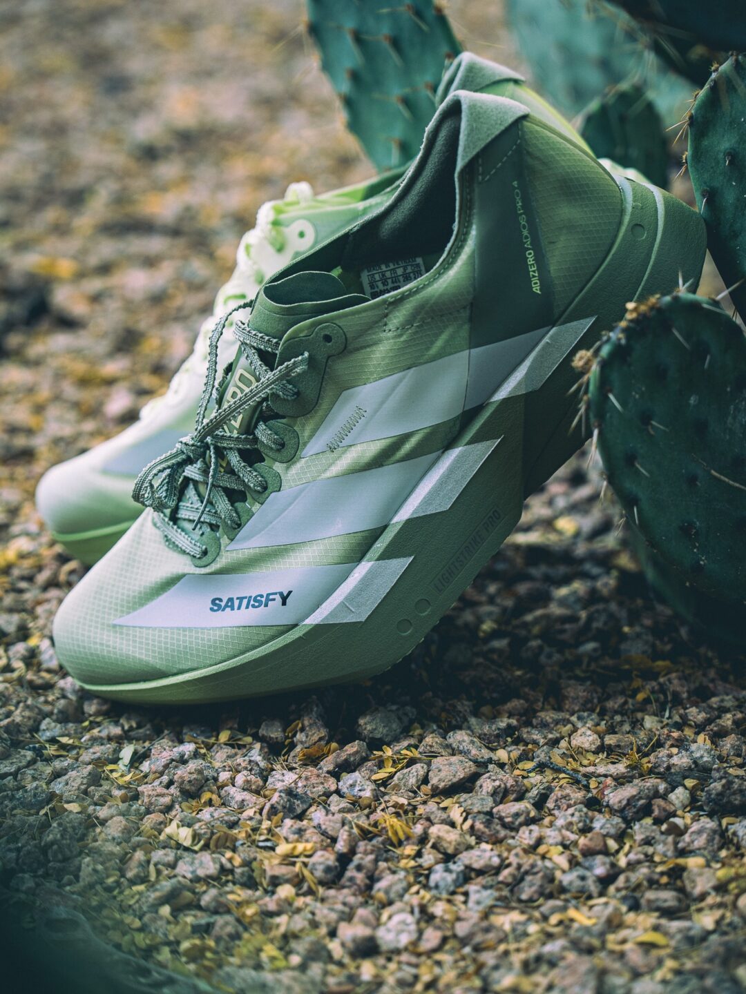 【2026年 5/25 発売】SATISFY × adidas ADIZERO ADIOS PRO 4 (アディダス サティスファイ アディゼロ アディオス プロ) [KH8439/KH8441/KH8442]
