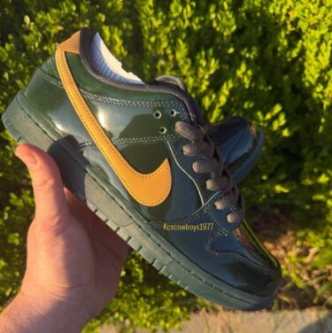 【2026年末 発売予定】NIKE SB DUNK LOW PRO PREMIUM WC “Black Spruce/Metallic Gold” (ナイキ SB ダンク ロー プロ プレミアム “シアトルスーパーソニックス”) [IQ0431-300]