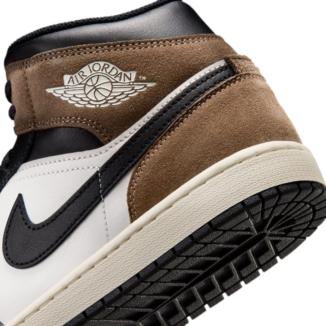 【2026年 秋 発売予定】NIKE AIR JORDAN 1 MID “Black/Palomino” (ナイキ エア ジョーダン ミッド “ブラック/パラミノ”) [DQ8426-007]