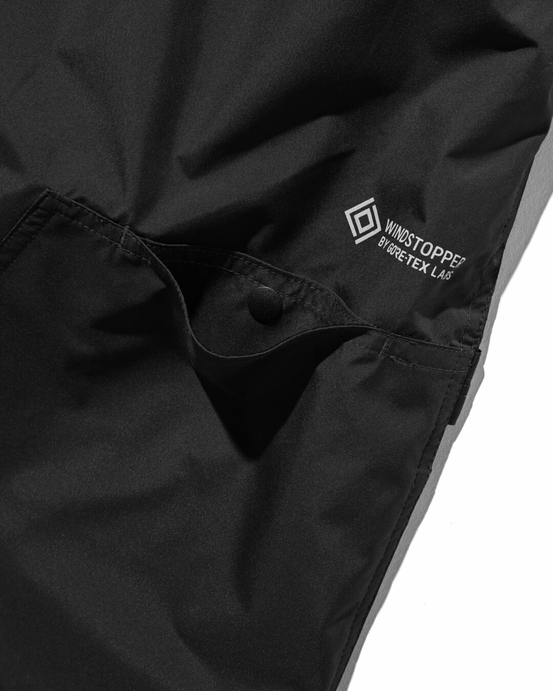 CLESSTE × Plus Phenix 2026 SS 別注 “WINDSTOPPER by GORE-TEX LABS DOUBLE KNEE CURVED WORKER PANTS”が5/27 発売 (クレスト プラスフェニックス ゴアテックス ウィンドストッパー パンツ)