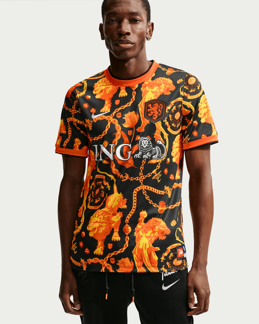 【国内 2026年 6/13 & 6/16 発売】Patta × NIKE CRYOSHOT “World Cup/Metallic Silver/Hyper Crimson” (パタ ナイキ クライオショット “ワールドカップ/メタリックシルバー/ハイパークリムゾン”) [IM0589-001]