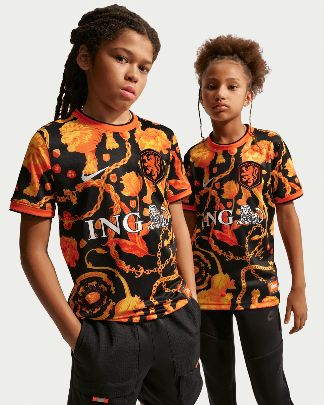 【国内 2026年 6/13 & 6/16 発売】Patta × NIKE CRYOSHOT “World Cup/Metallic Silver/Hyper Crimson” (パタ ナイキ クライオショット “ワールドカップ/メタリックシルバー/ハイパークリムゾン”) [IM0589-001]