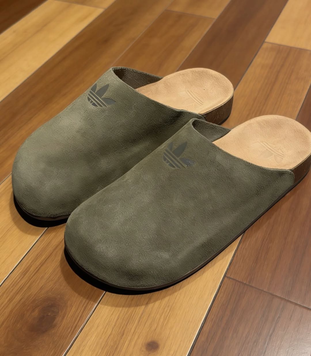 【2026年 発売】adidas Originals ADIMULE SLIDE “Olive/Wonder Beige” (アディダス オリジナルス アディミュール スライド) [IH6906/IH6907]