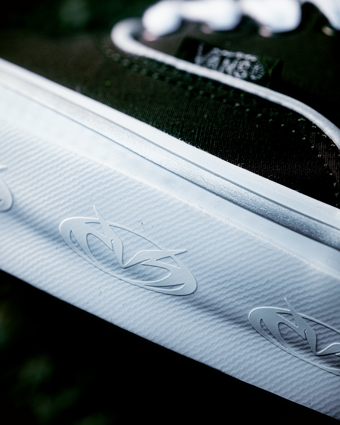 【2026年 6/6 発売】Vans Artist Collection With GUCCIMAZE “PREMIUM AUTHENTIC” (グッチメイズ バンズ アーティスト コレクション プレミアム オーセンティック) [VN000Z64HS3]
