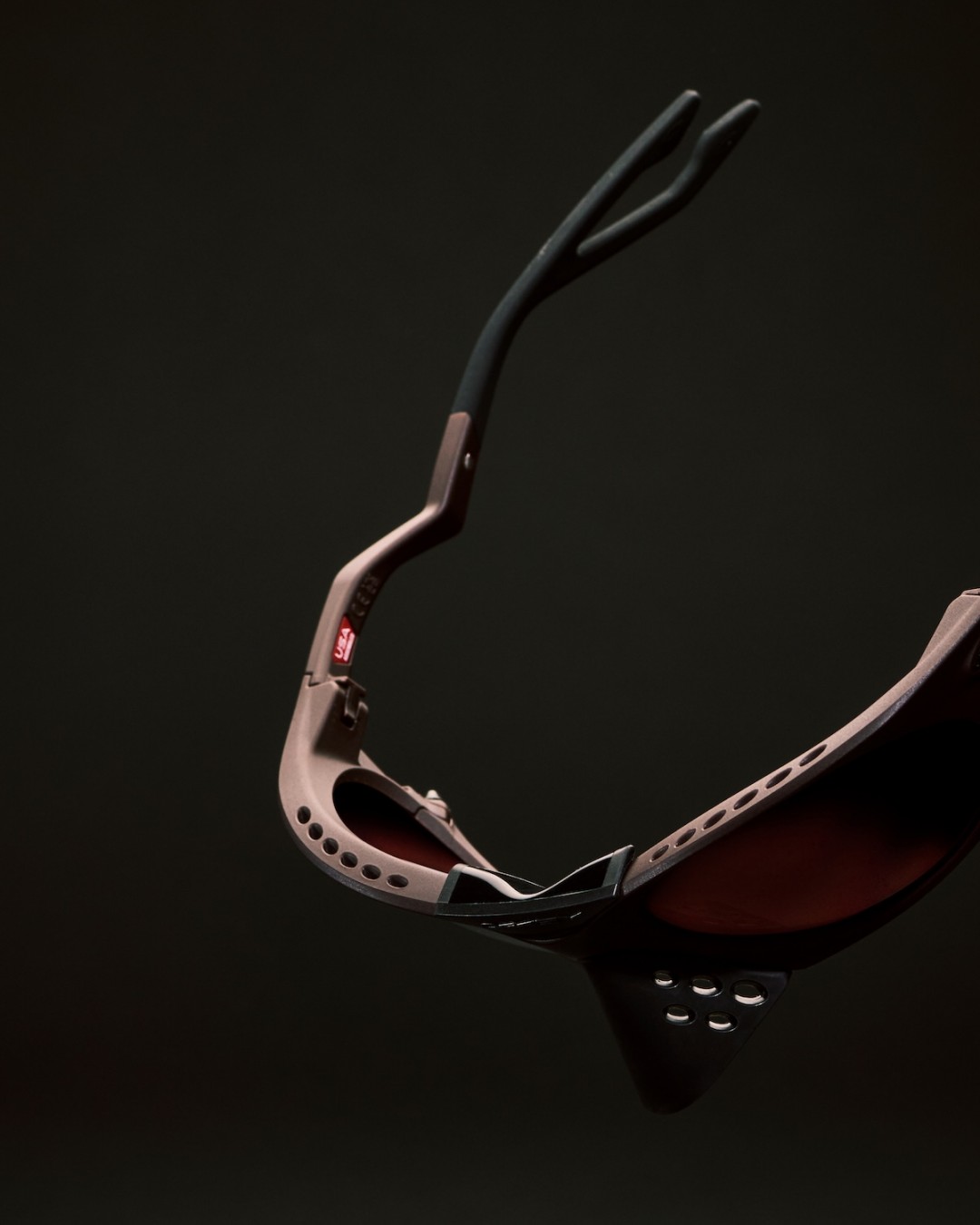 Travis Scott/Cactus Jack x Oakley 最新コラボが2026年 9/24 発売 (トラヴィス・スコット/カクタスジャック オークリー)
