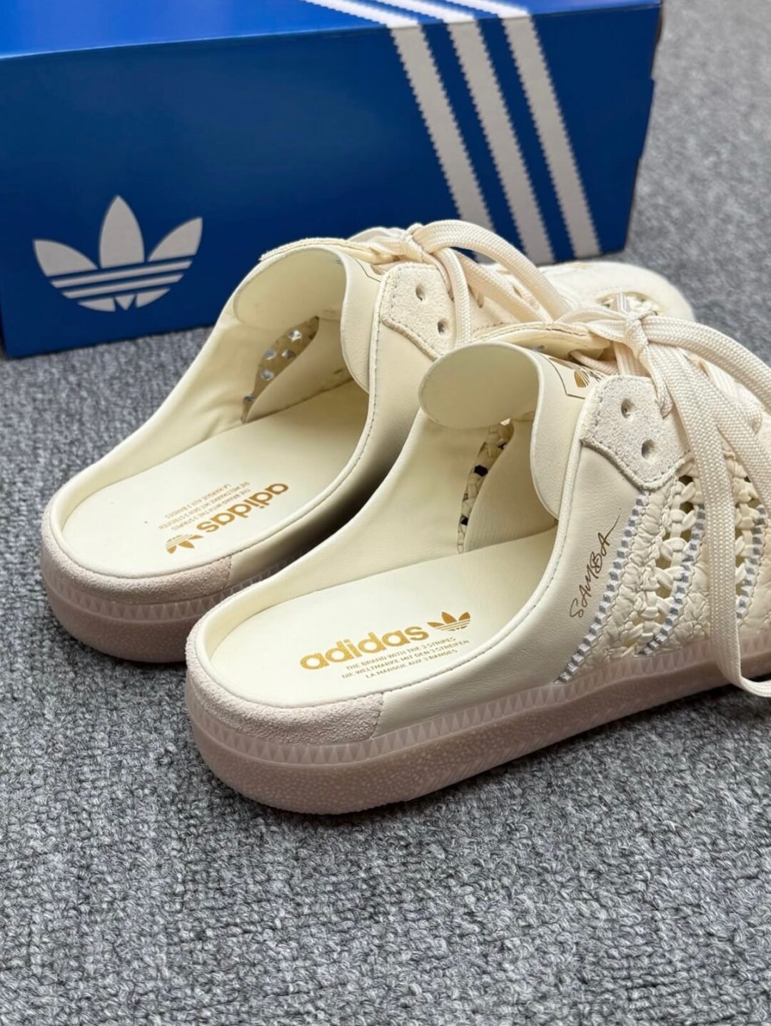 【2026年 発売】adidas Originals SAMBA MULE WOVEN “Crew White” (アディダス オリジナルス サンバ ミュール “クルーホワイト”) [KH7719]