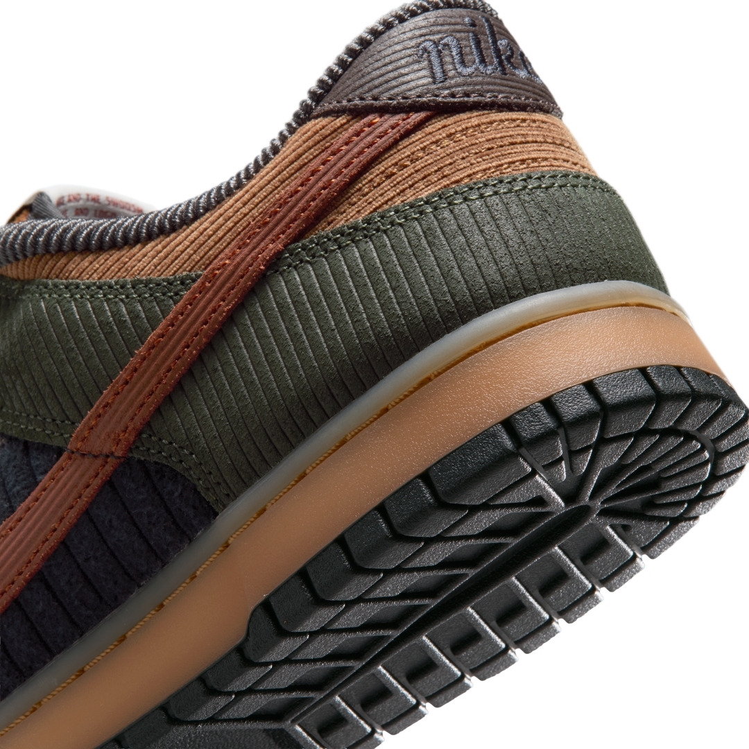 【2026年 発売予定】NIKE DUNK LOW RETRO PREMIUM “Light British Tan Corduroy” (ナイキ ダンク ロー レトロ プレミアム “ライトブリティッシュタン コーデュロイ”) [IB7746-201]