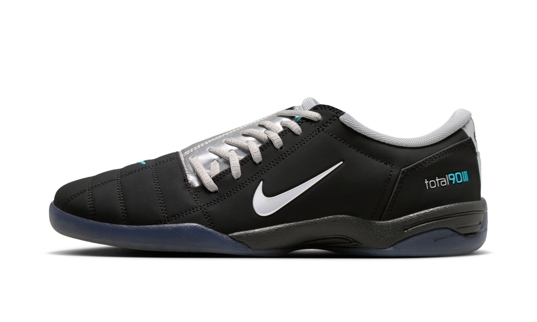 【2026年 7/10 発売予定】NIKE TOTAL 90 “Black/Gamma Blue/Metallic Silver” (ナイキ トータル 90 “ブラック/ガンマブルー/メタリックシルバー”) [IQ7631-001]