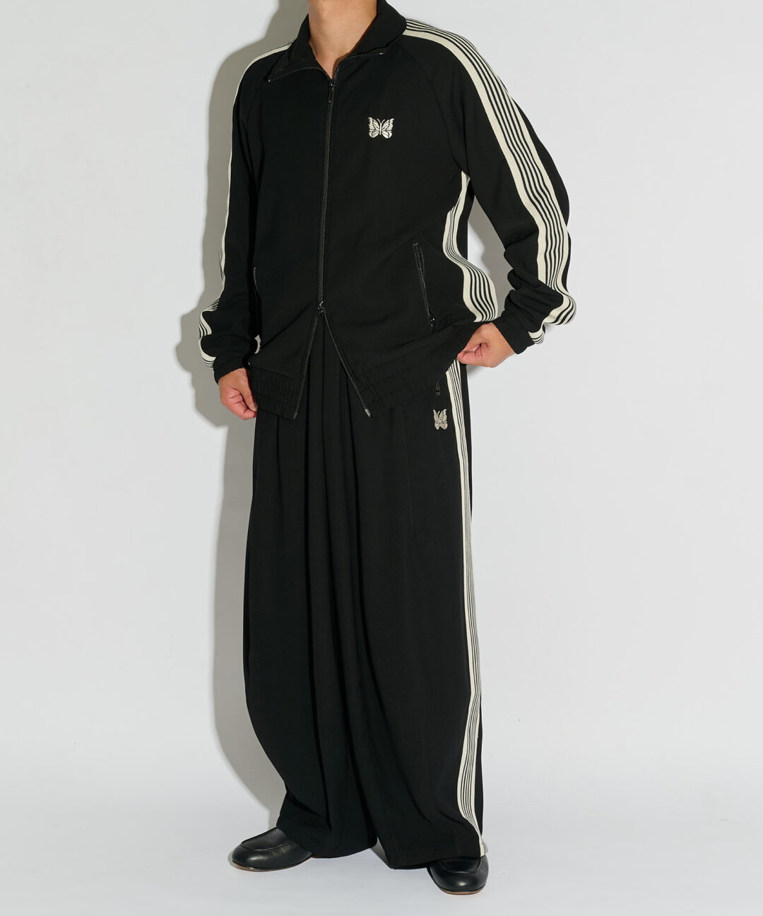 NEEDLES × STUDIOUS 2026 別注 新作 “Track Jacket & H.D. Track Pant – Amunzen“ 2カラーが5/28 19:00 発売 (ニードルズ ステュディオス)