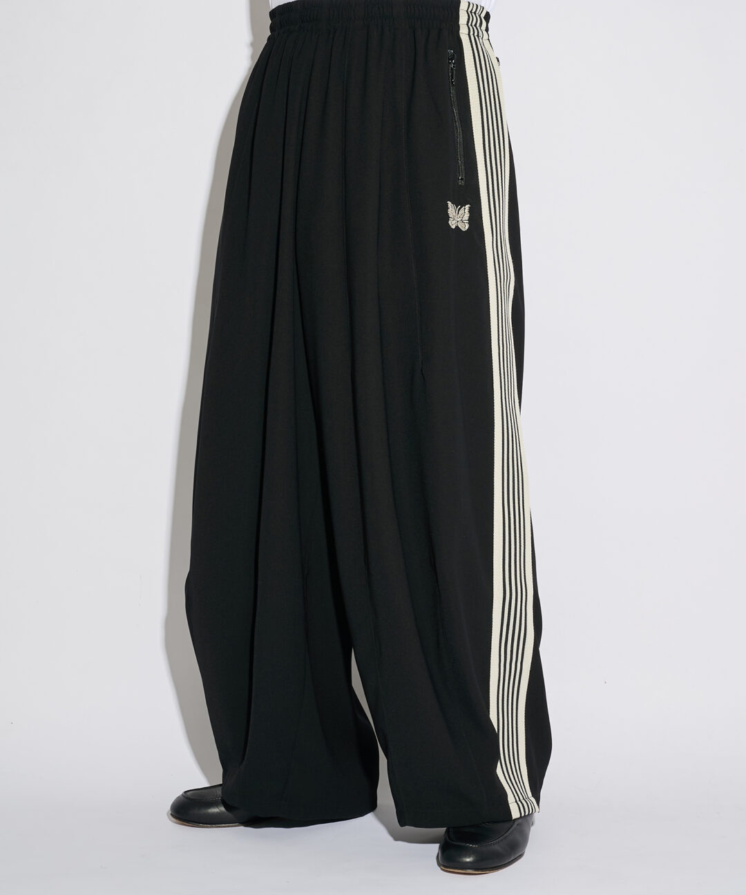 NEEDLES × STUDIOUS 2026 別注 新作 “Track Jacket & H.D. Track Pant – Amunzen“ 2カラーが5/28 19:00 発売 (ニードルズ ステュディオス)