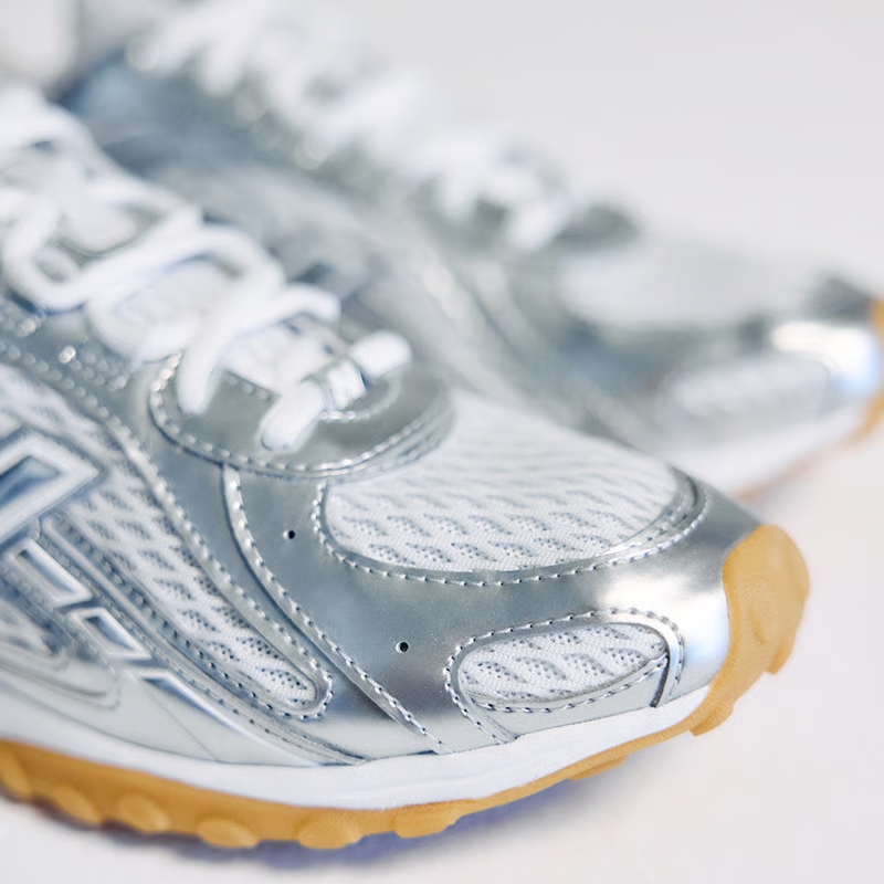 【2026年 5/22 発売】New Balance U204L 9FU “Silver/Gum” (ニューバランス) [U204L9FU]