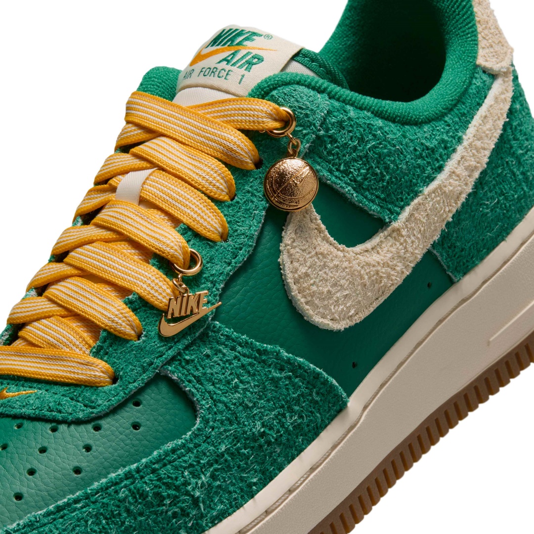 【2026年 6/20 発売予定】NIKE W AIR FORCE 1 LOW "Game Day" (ナイキ エア フォース 1 ロー “ゲームデイ”) [IV4721-001]