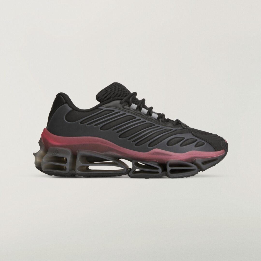 【2026年 6/10 発売】Willy Chavarria × adidas Originals 2026 SS MEGARIDE AG “Core Black/Red” (ウィリーチャバリア アディダス オリジナルス メガライド “ブラック/レッド”) [KJ2041]