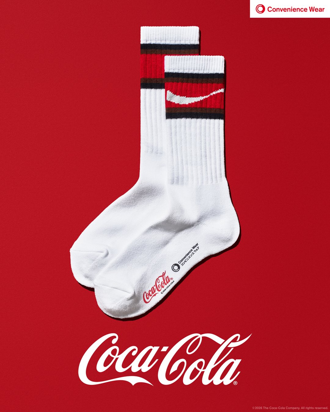 コカ･コーラ × ファミマ コンビニエンスウェア コラボアイテムが2026年 6/5 発売 (Coca-Cola)