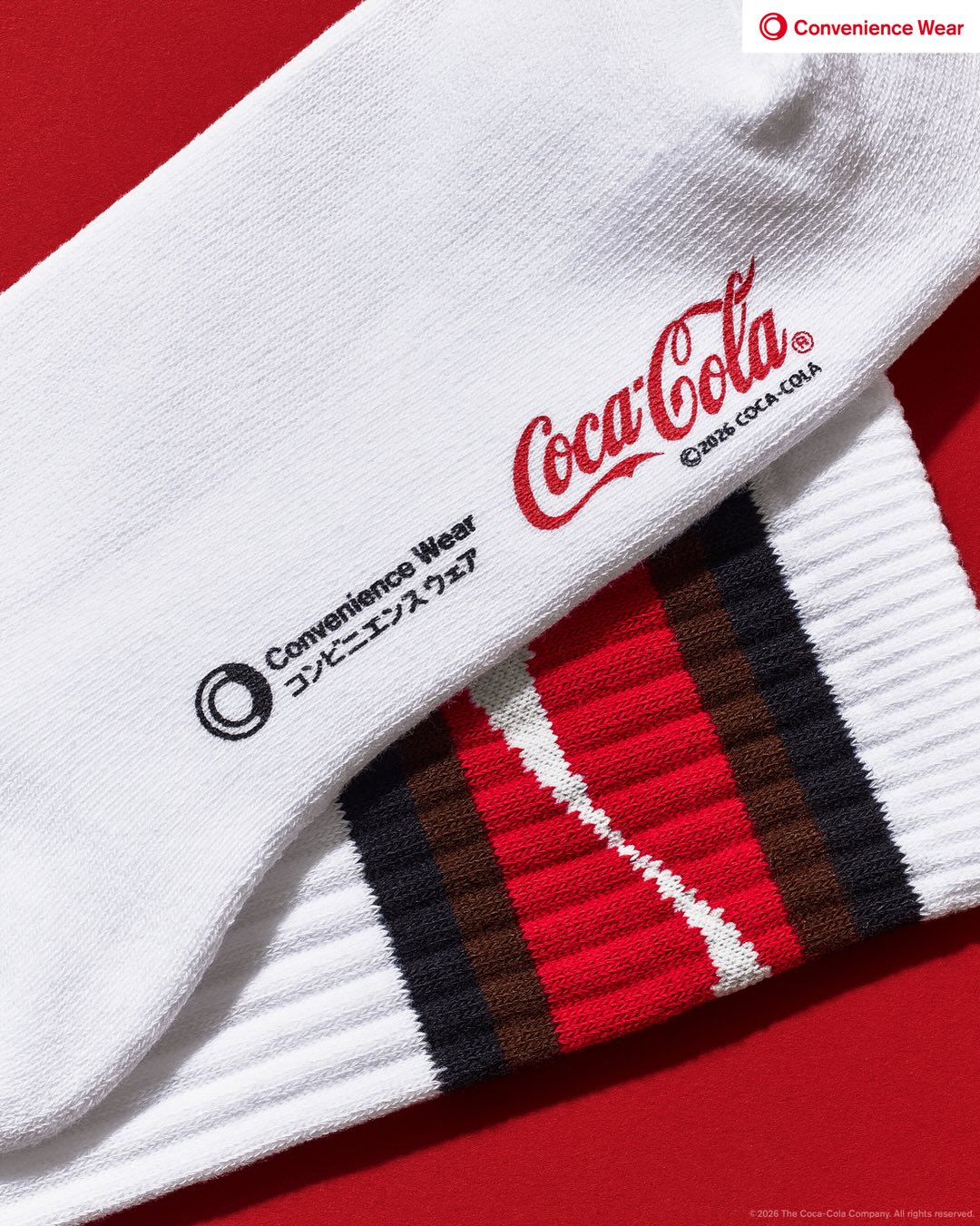 コカ･コーラ × ファミマ コンビニエンスウェア コラボアイテムが2026年 6/5 発売 (Coca-Cola)