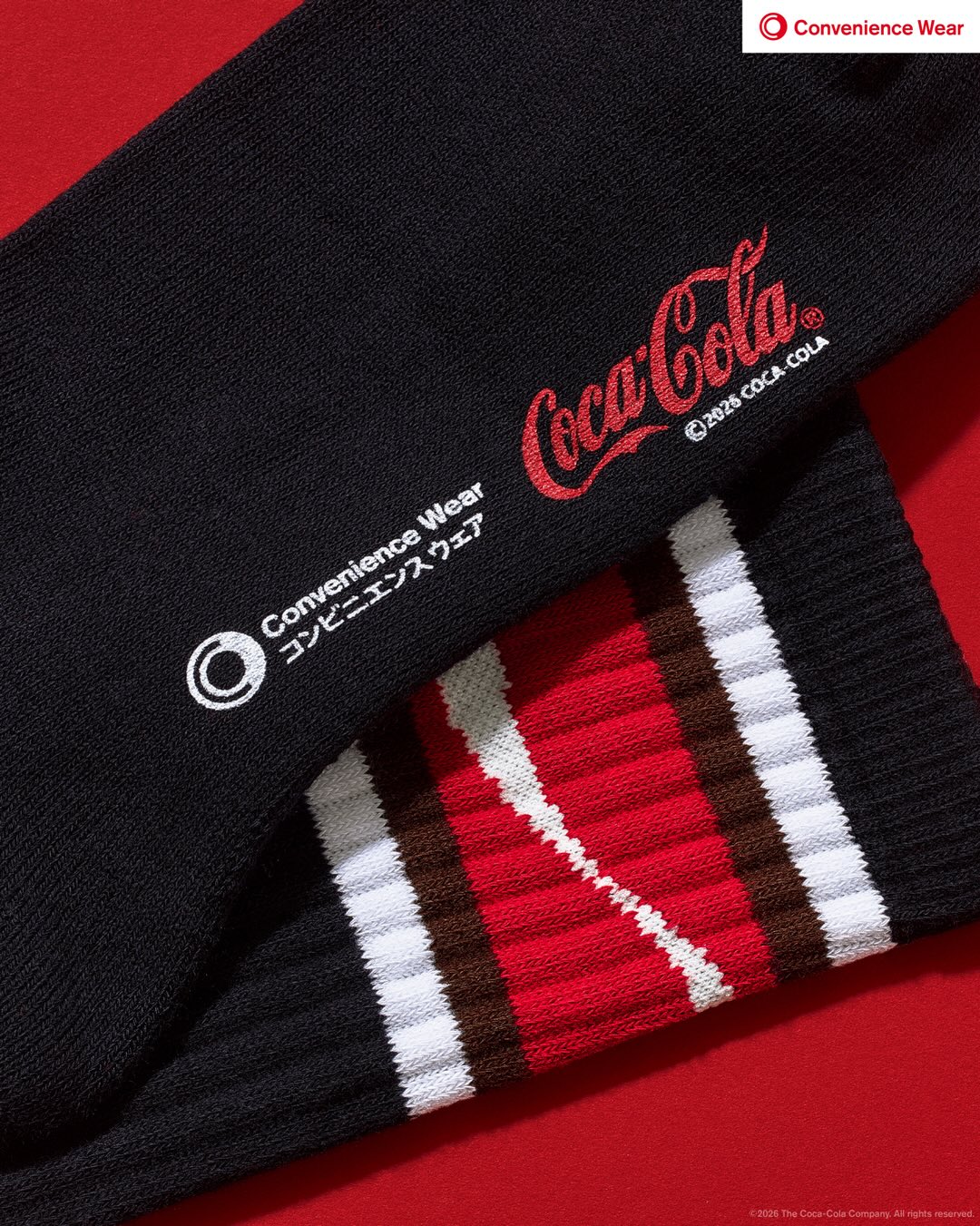 コカ･コーラ × ファミマ コンビニエンスウェア コラボアイテムが2026年 6/5 発売 (Coca-Cola)