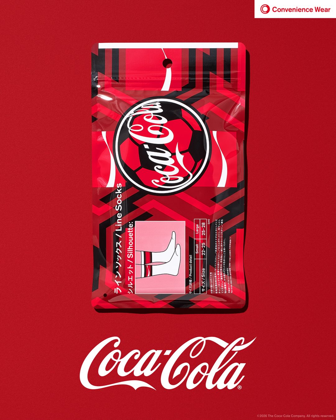 コカ･コーラ × ファミマ コンビニエンスウェア コラボアイテムが2026年 6/5 発売 (Coca-Cola)