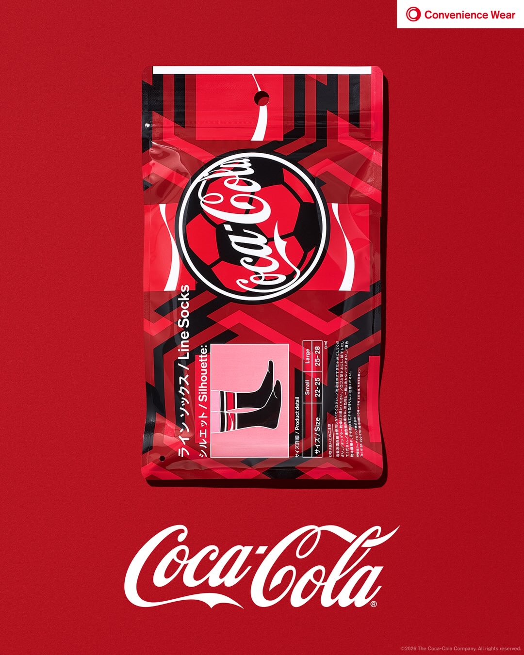 コカ･コーラ × ファミマ コンビニエンスウェア コラボアイテムが2026年 6/5 発売 (Coca-Cola)