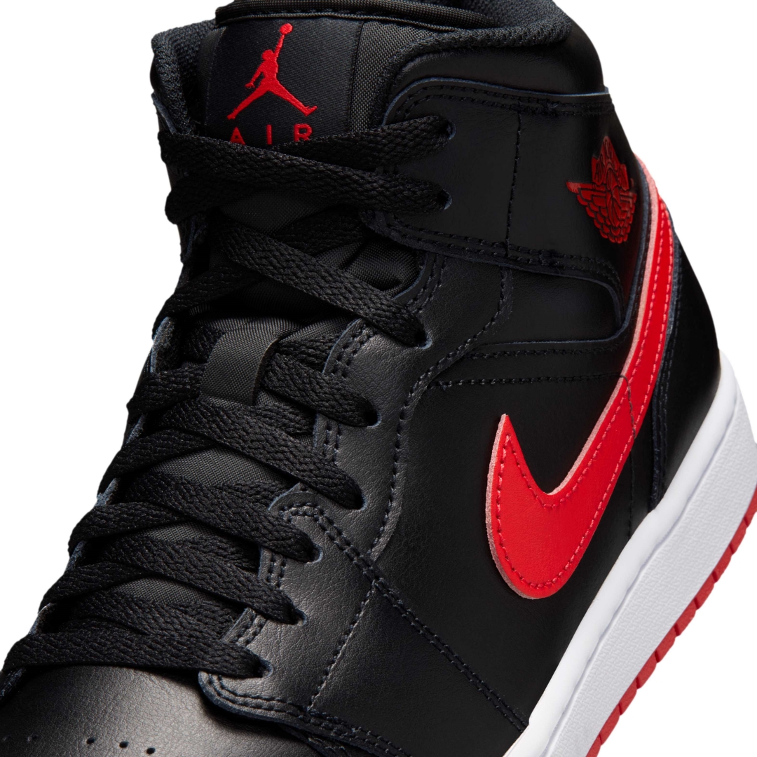 【2026年 6/15 発売】NIKE AIR JORDAN 1 MID “Black/White/University Red” (ナイキ エア ジョーダン ミッド “ブラック/ホワイト/ユニバーシティレッド”) [DQ8426-005]