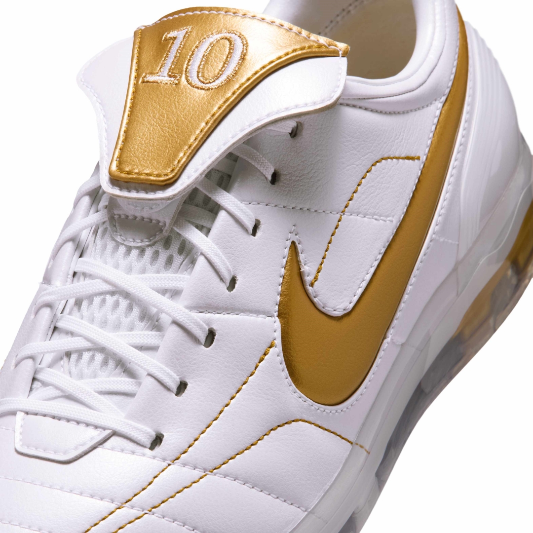 【2026年 発売予定】NIKE CRYOSHOT TIEMPO LEGEND R10 “Ronaldinho/White/Metallic Gold” (ナイキ クライオショット ティエンポ レジェンド “ロナウジーニョ/ホワイト/ゴールド”) [IQ8164-100]