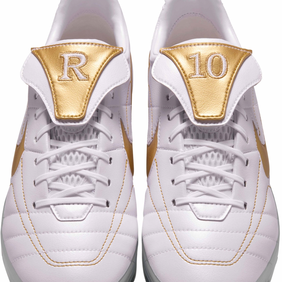 【2026年 発売予定】NIKE CRYOSHOT TIEMPO LEGEND R10 “Ronaldinho/White/Metallic Gold” (ナイキ クライオショット ティエンポ レジェンド “ロナウジーニョ/ホワイト/ゴールド”) [IQ8164-100]