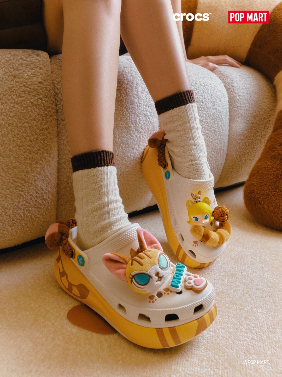 Crocs x POP MART「MOLLY / モリー」の20周年を記念したコラボレーションが2026年 6/18 発売 (クロックス ポップマート)