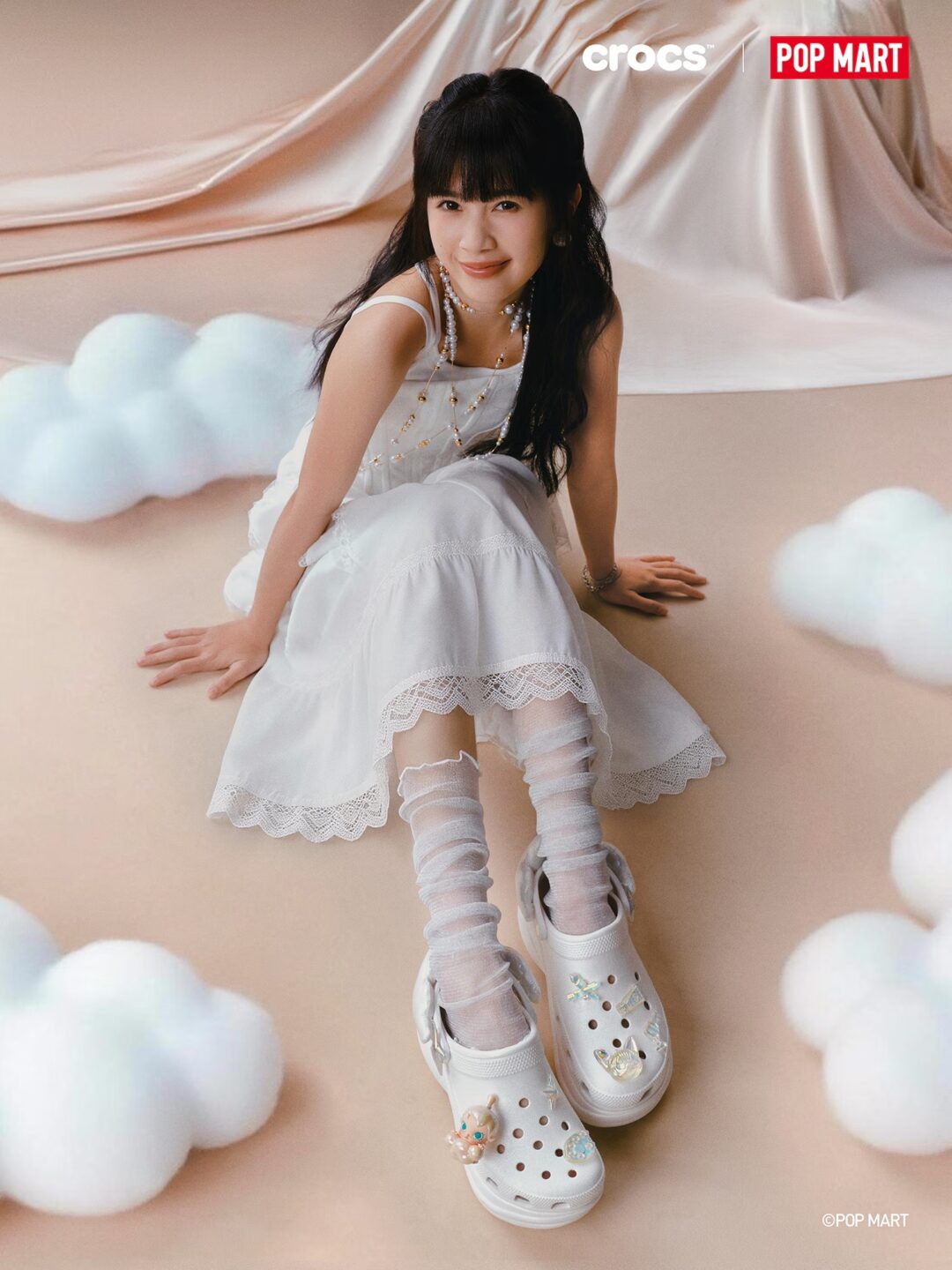 Crocs x POP MART「MOLLY / モリー」の20周年を記念したコラボレーションが2026年 6/18 発売 (クロックス ポップマート)