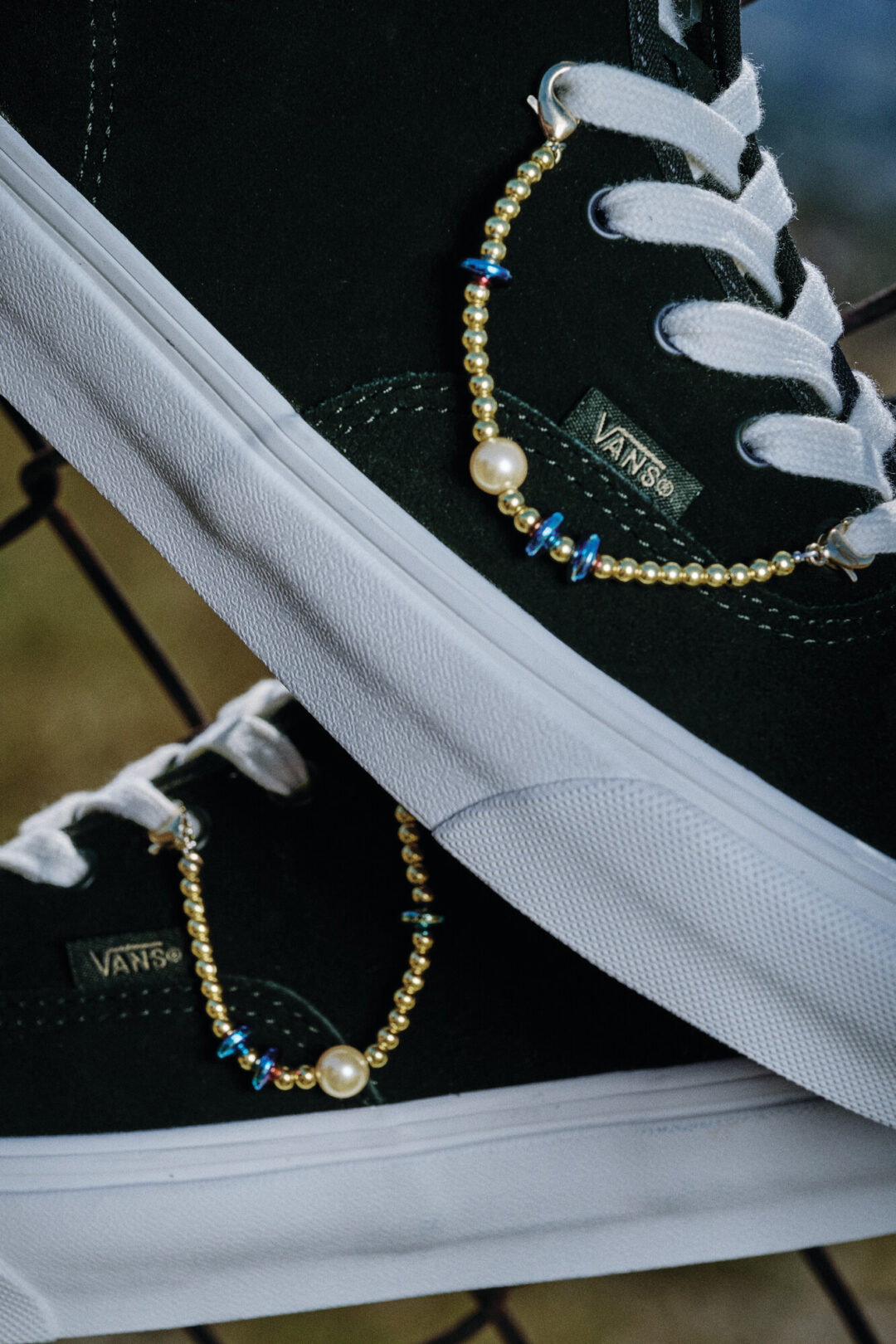 VANS ブランドの原点「Authentic」にフォーカスしたモヘア素材とスタッズで彩る新作コレクションが2026年 6/18 発売 (バンズ オーセンティック)