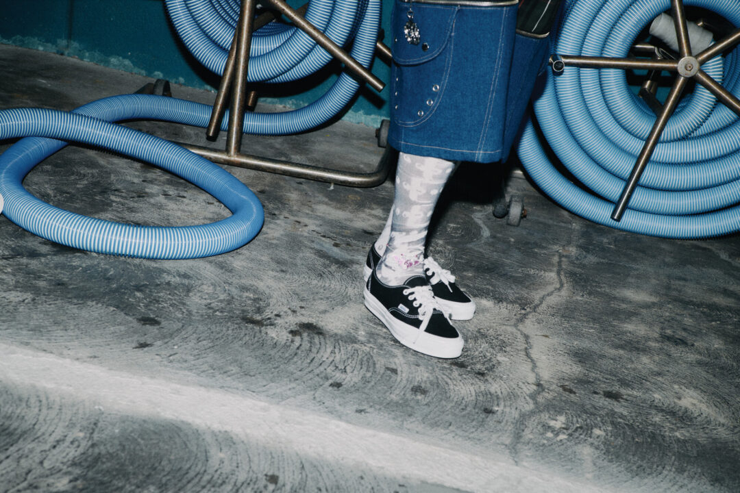VANS ブランドの原点「Authentic」にフォーカスしたモヘア素材とスタッズで彩る新作コレクションが2026年 6/18 発売 (バンズ オーセンティック)
