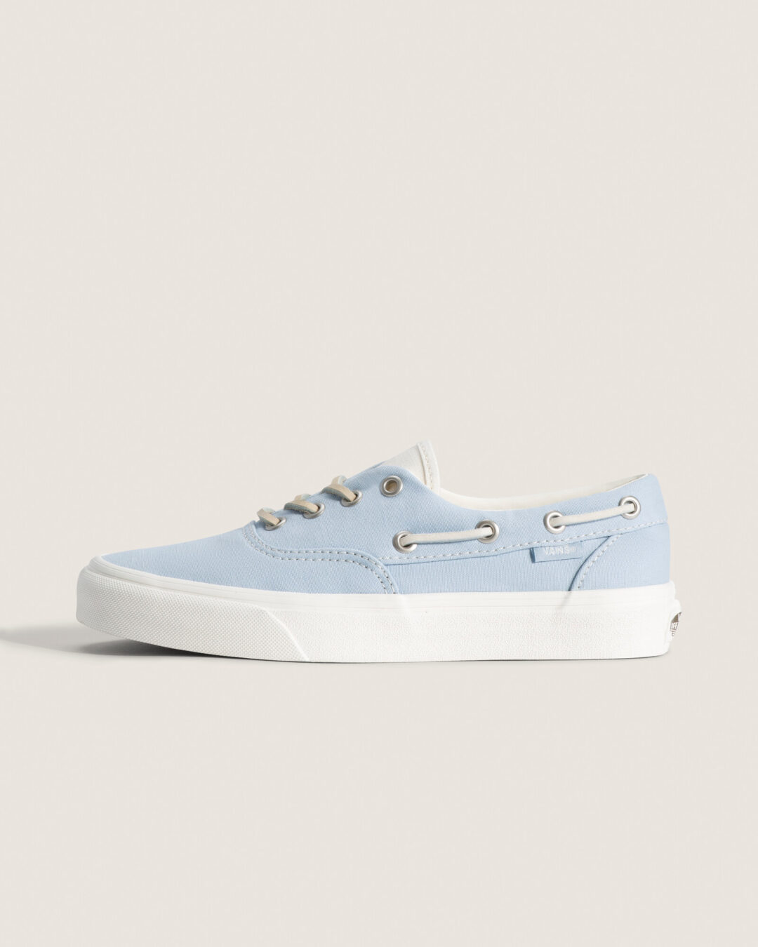 VANS ブランドの原点「Authentic」にフォーカスしたモヘア素材とスタッズで彩る新作コレクションが2026年 6/18 発売 (バンズ オーセンティック)