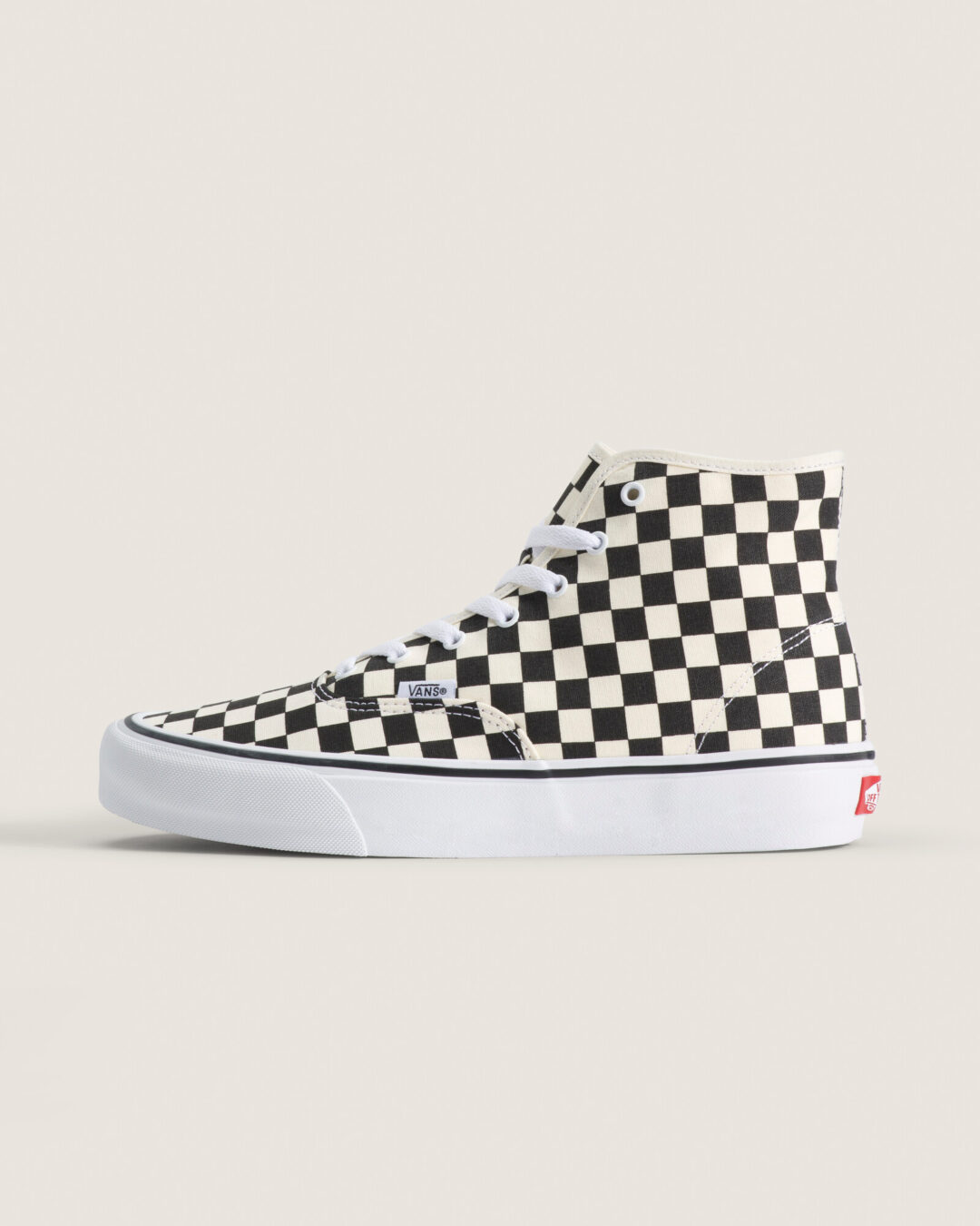 VANS ブランドの原点「Authentic」にフォーカスしたモヘア素材とスタッズで彩る新作コレクションが2026年 6/18 発売 (バンズ オーセンティック)