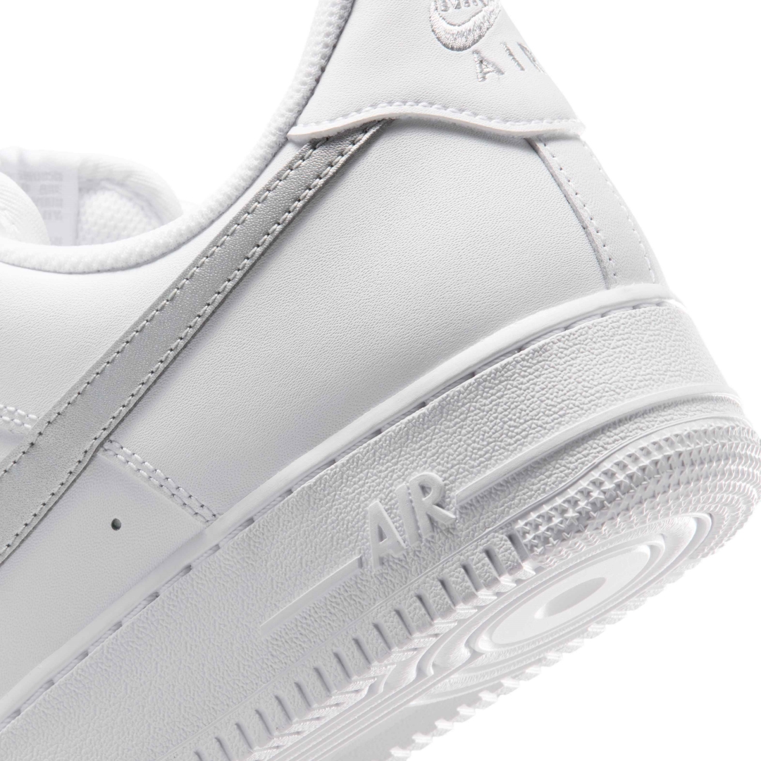 【2026年 6/18 発売】NIKE AIR FORCE 1 07 LOW “White/Metallic Silver” (ナイキ エア フォース 1 ロー “クホワイト/メタリックシルバー”) [FJ4146-134]